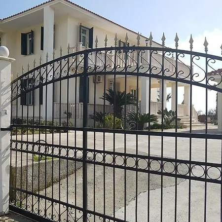Luxury Mansion لارنكا
