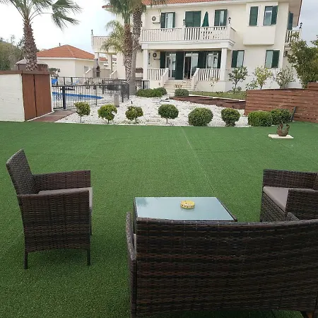 Luxury Mansion Vila Larnaca